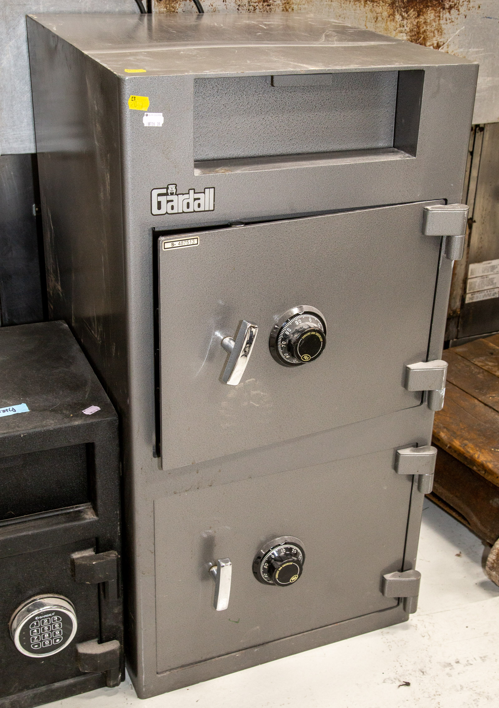 LARGE GARDALL METAL TWO DOOR SAFE 337b44