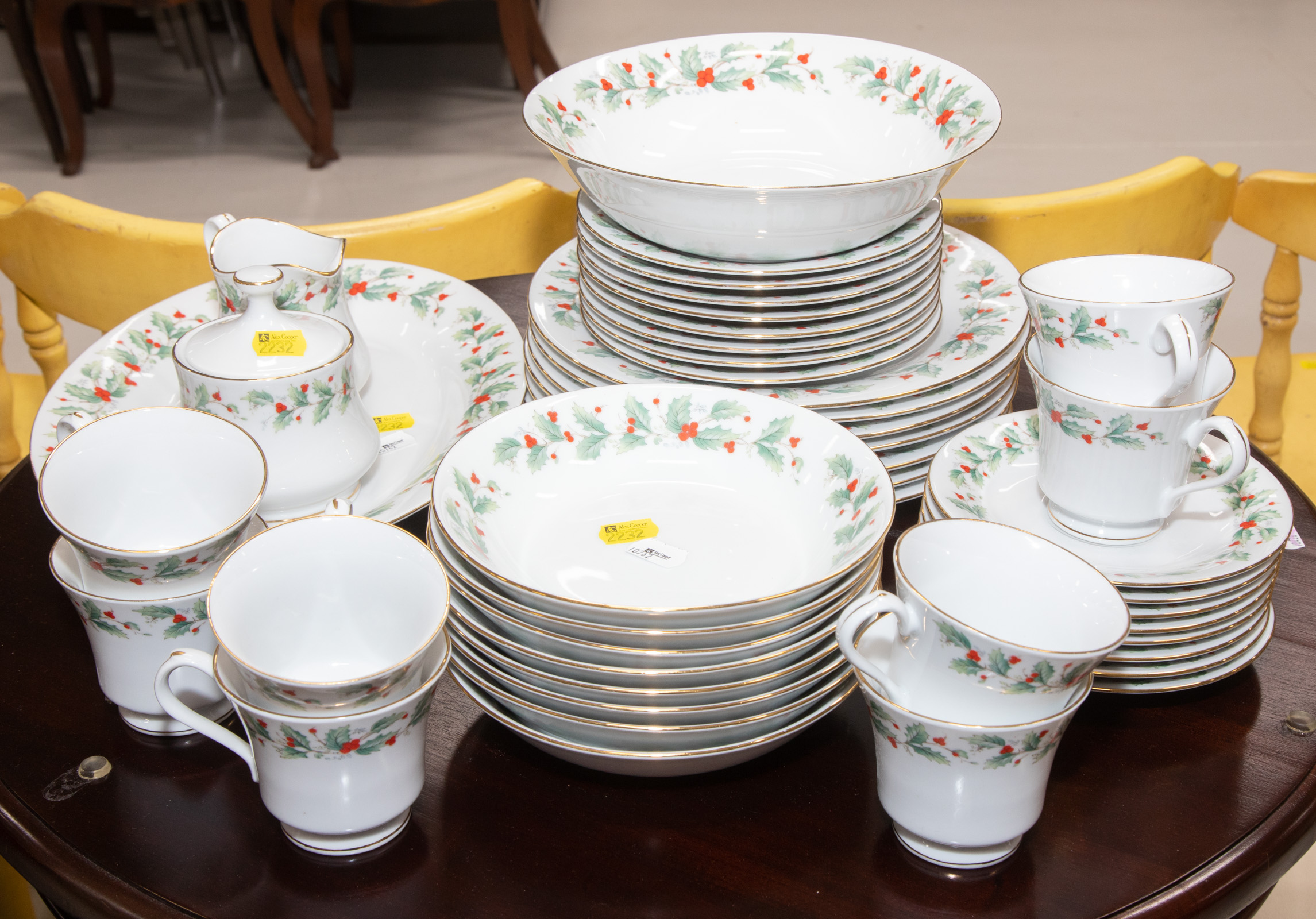 CHINA PEARL NOEL PARTIAL DINNER SERVICE