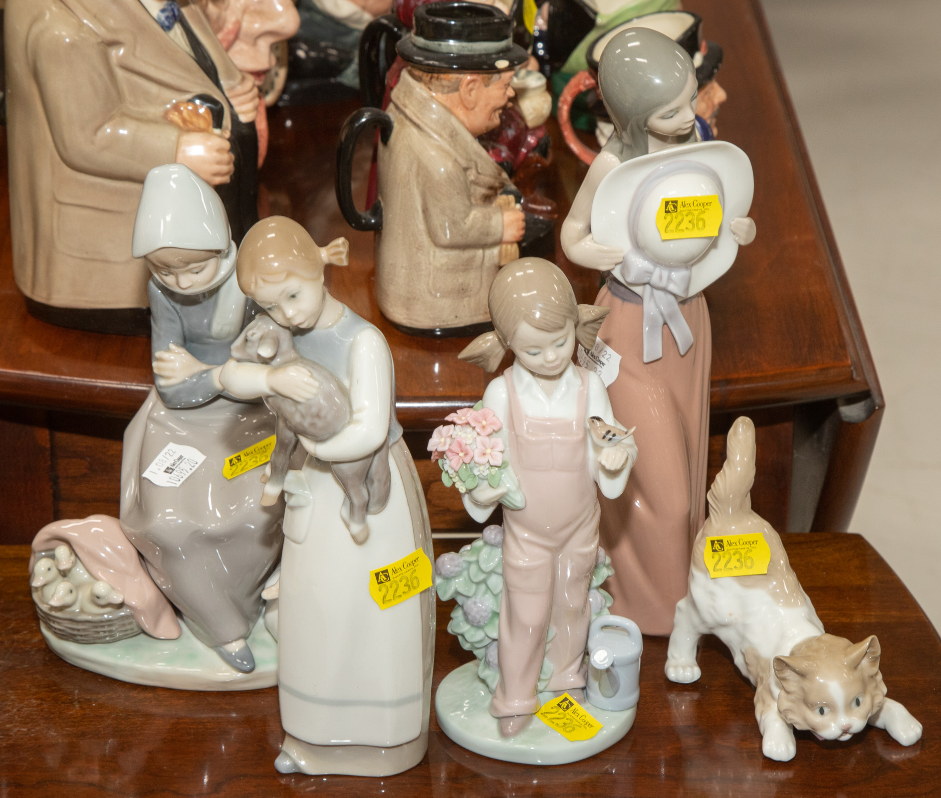 FIVE LLADRO FIGURES 4 1/4 to 10 in.