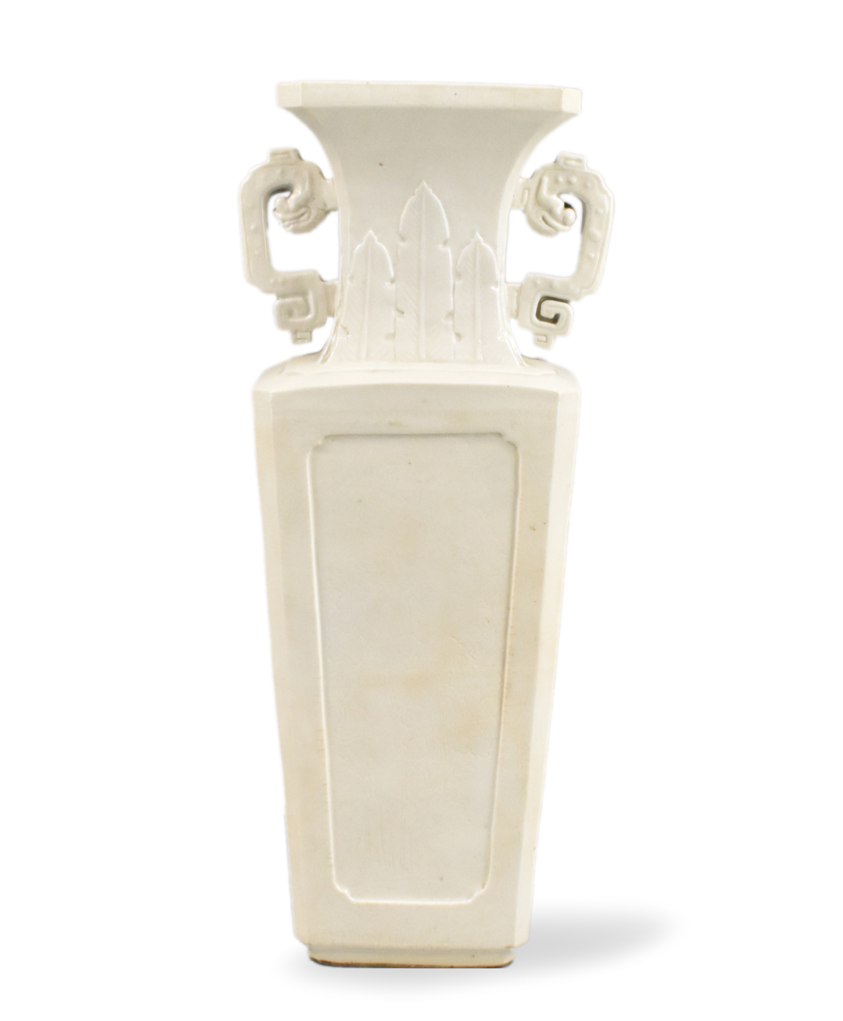 CHINESE WHITE GLAZED SQUARE VASE 33a307