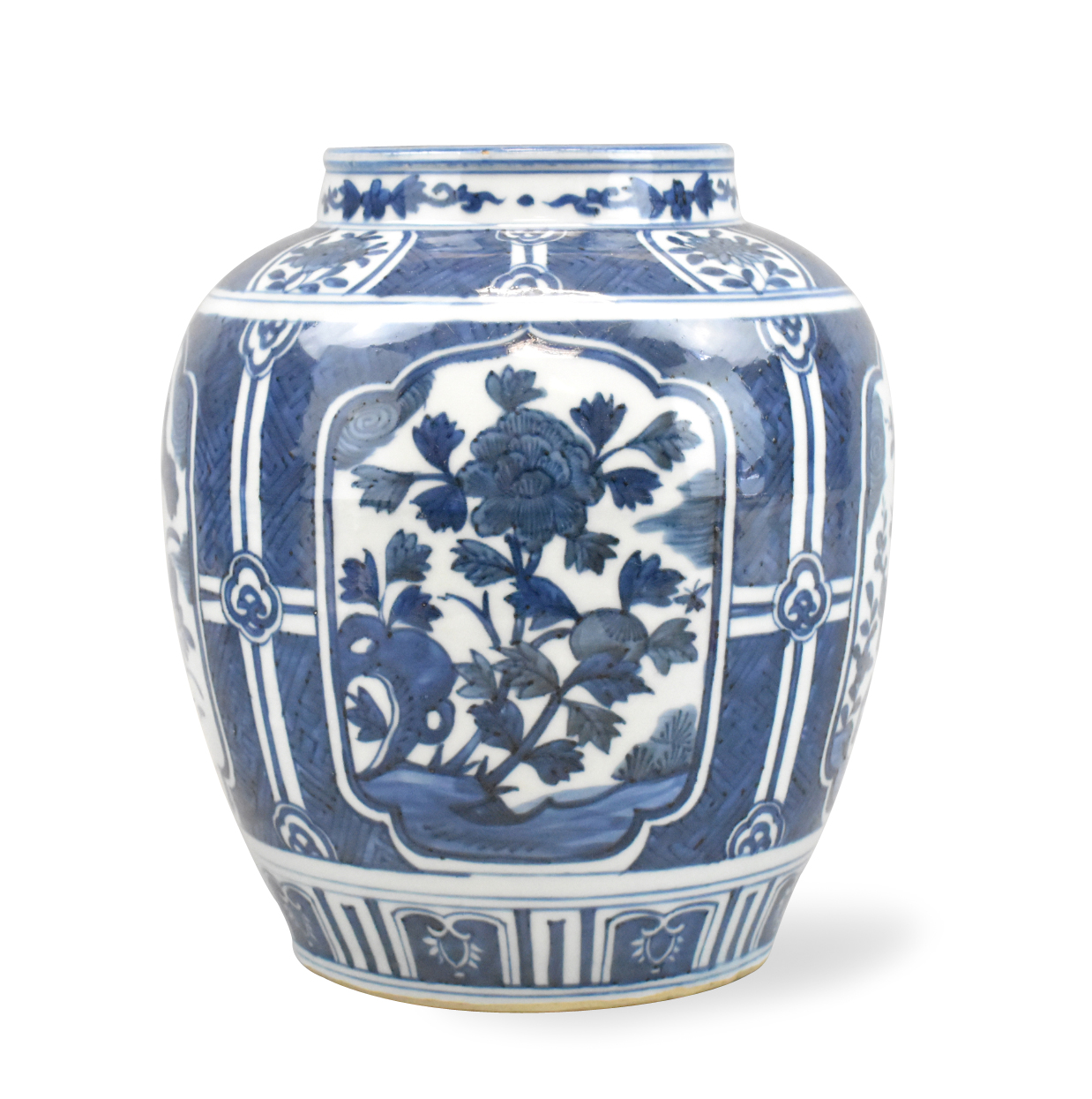 CHINESE BLUE WHITE FLORAL JAR  33a33c