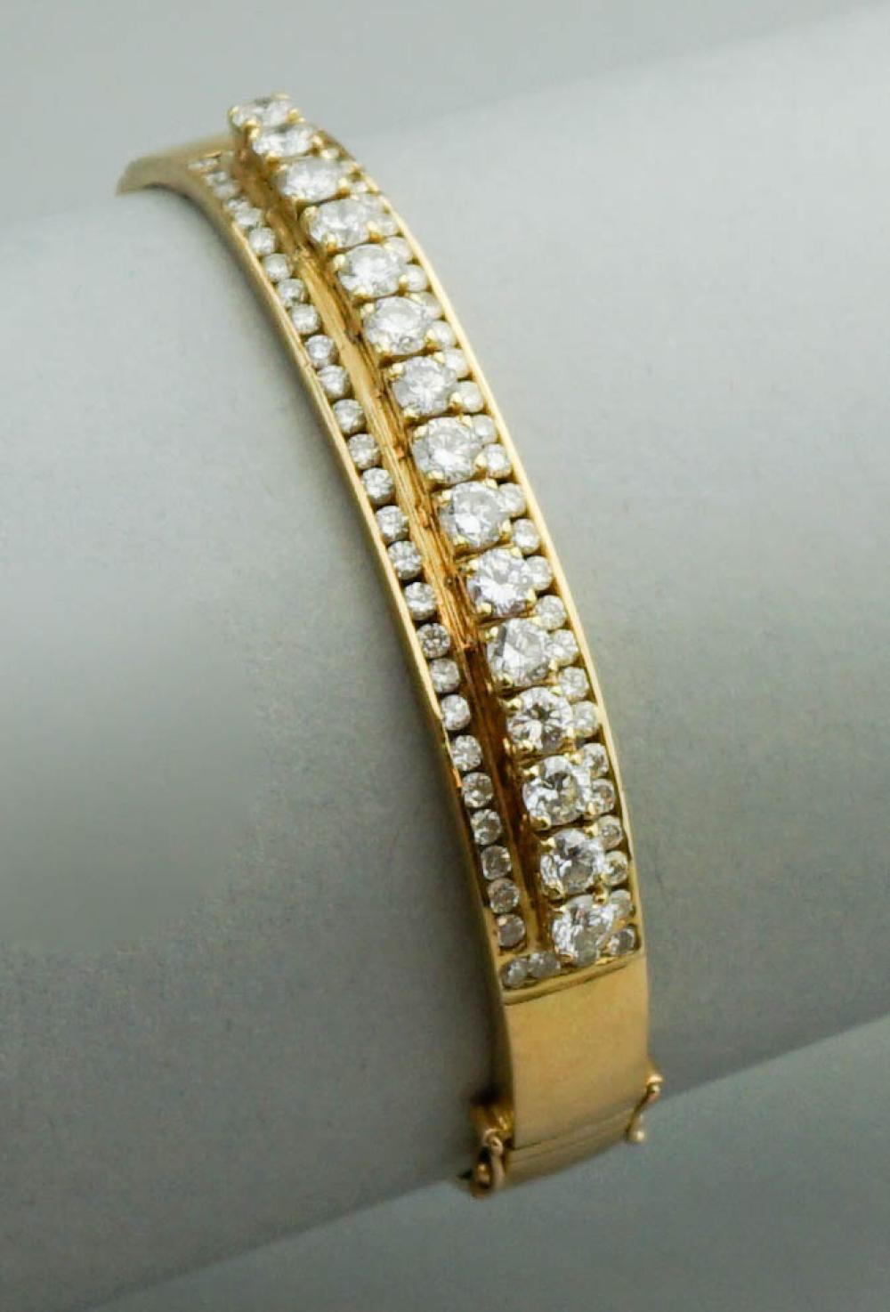 18K YELLOW GOLD AND DIAMOND HINGED