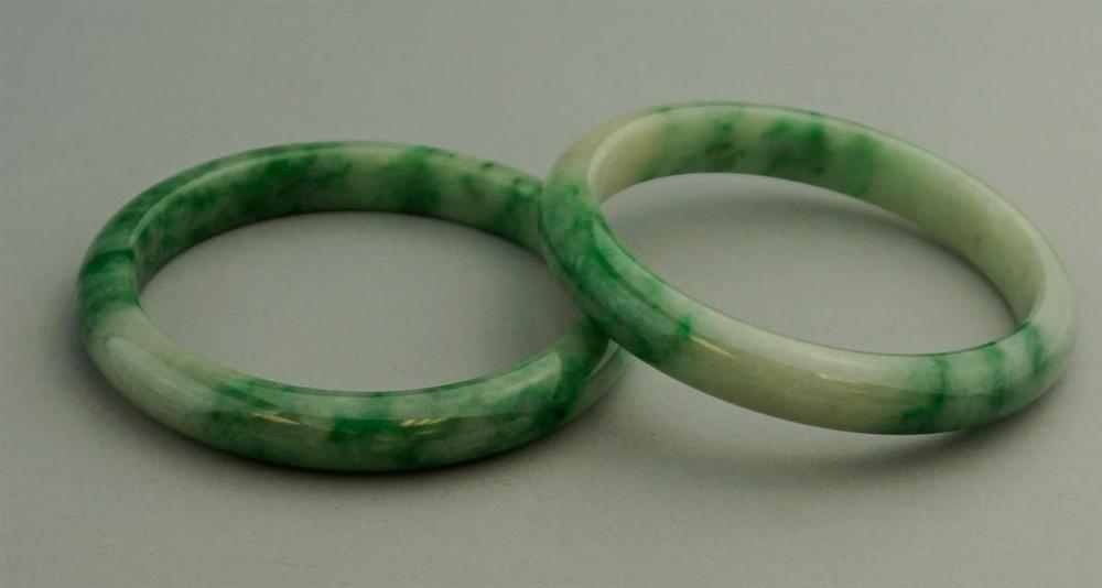 TWO GREEN JADE BANGLE BRACELETSTWO 33a50b