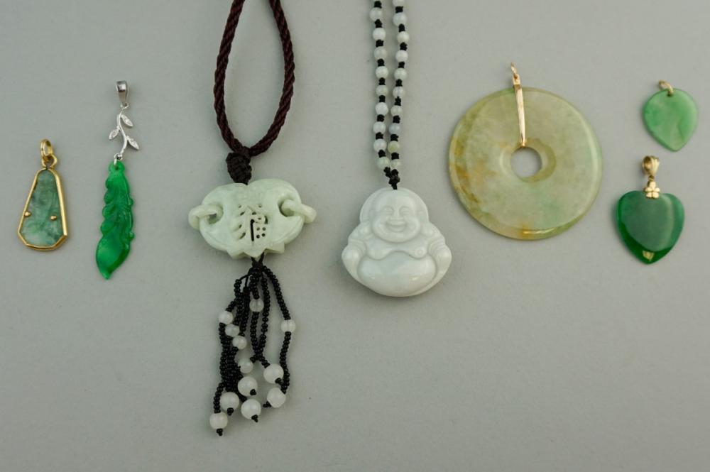 COLLECTION OF JADE PENDANTSCOLLECTION