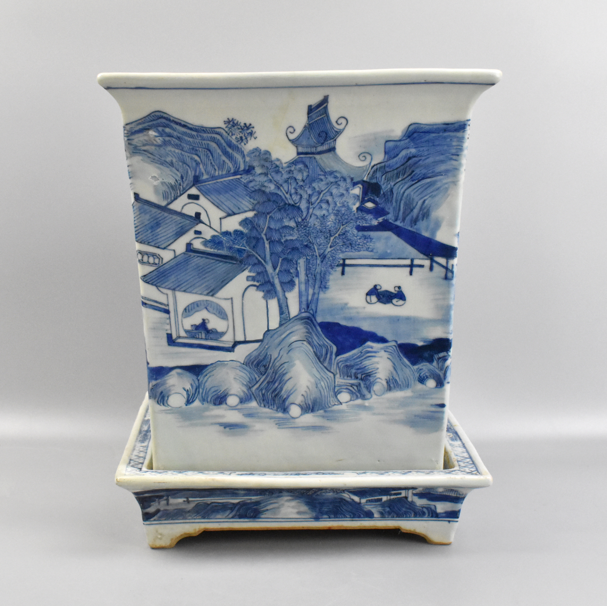 LARGE CHINESE SQUARE BLUE & WHITE