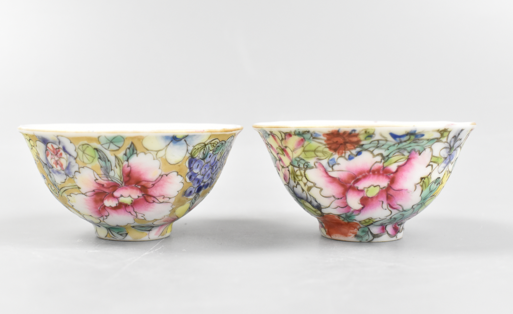PAIR OF CHINESE GILT MILIFLORAL