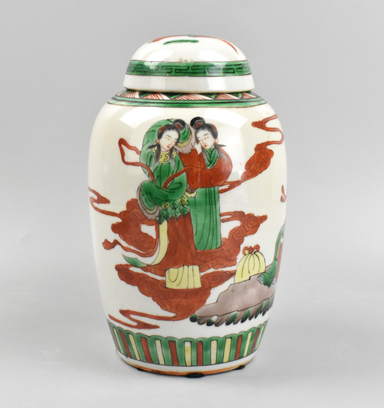 CHINESE FAMILLE VERTE COVERED JAR 33a58b