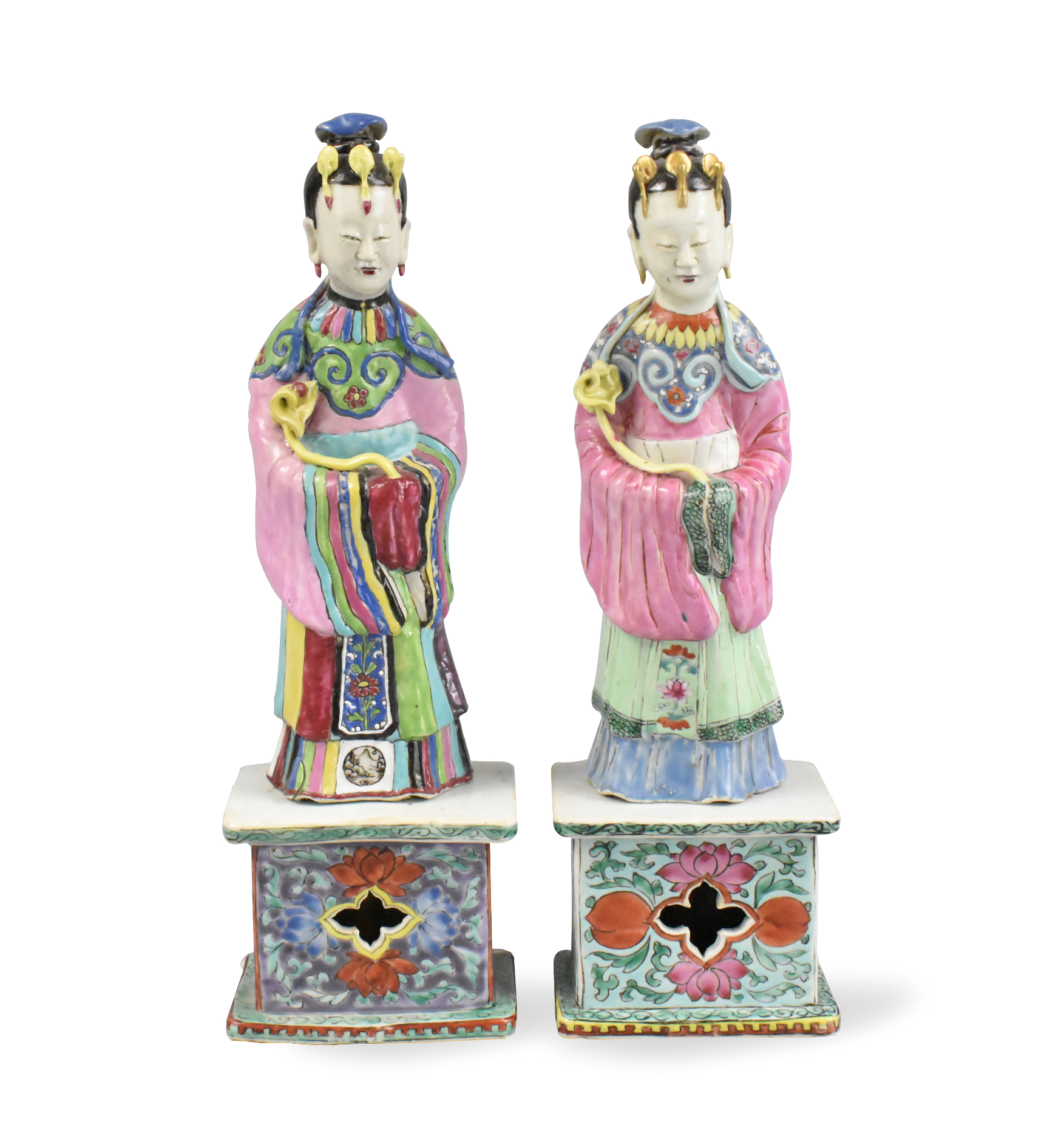 PAIR OF CHINESE FAMILLE ROSE LADY 33a779