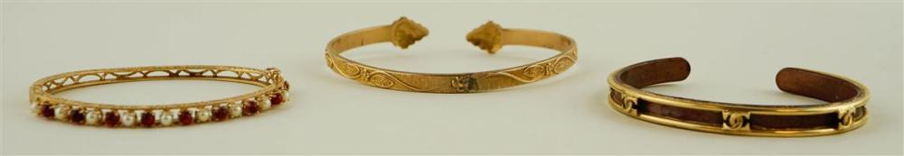 THREE 10 14 18K YELLOW GOLD BANGLESTHREE 33a782