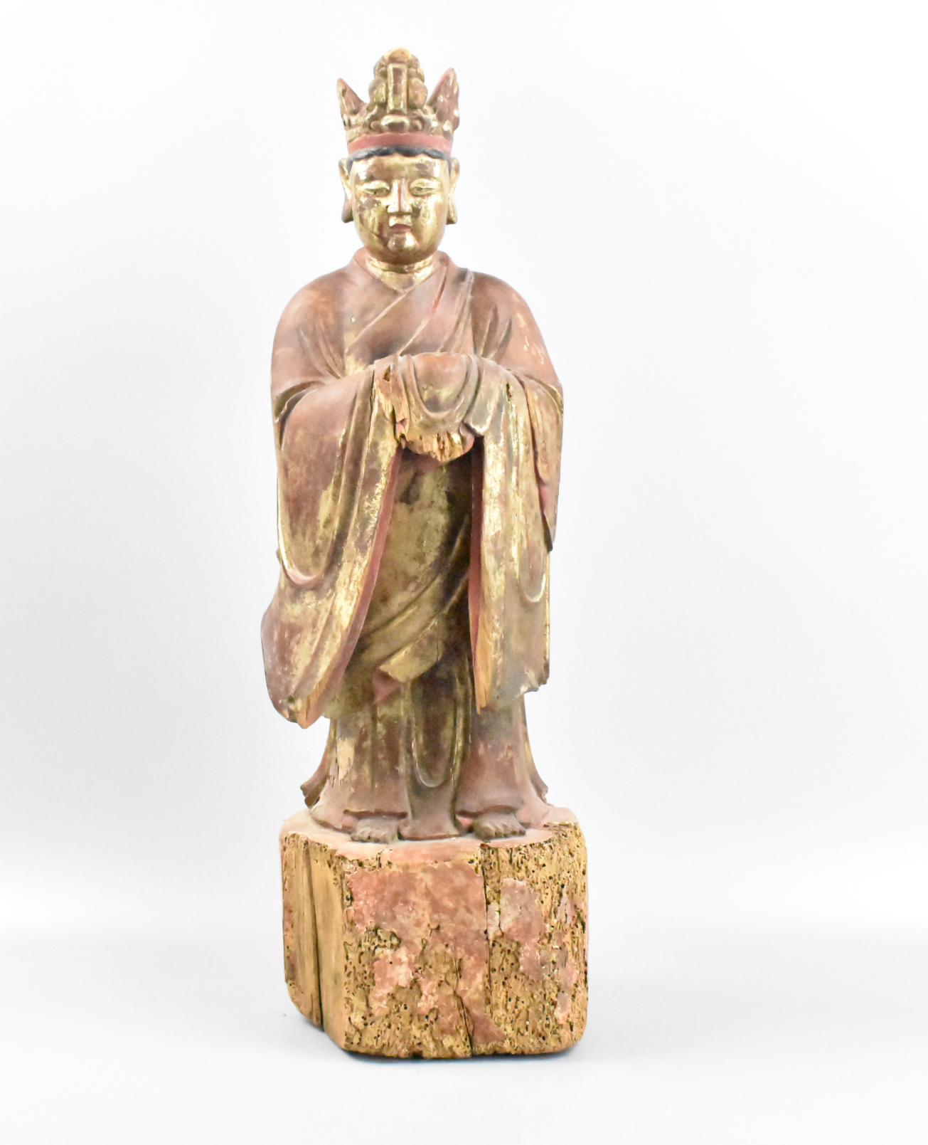 CHINESE GILT LACQUER WOOD STANDING