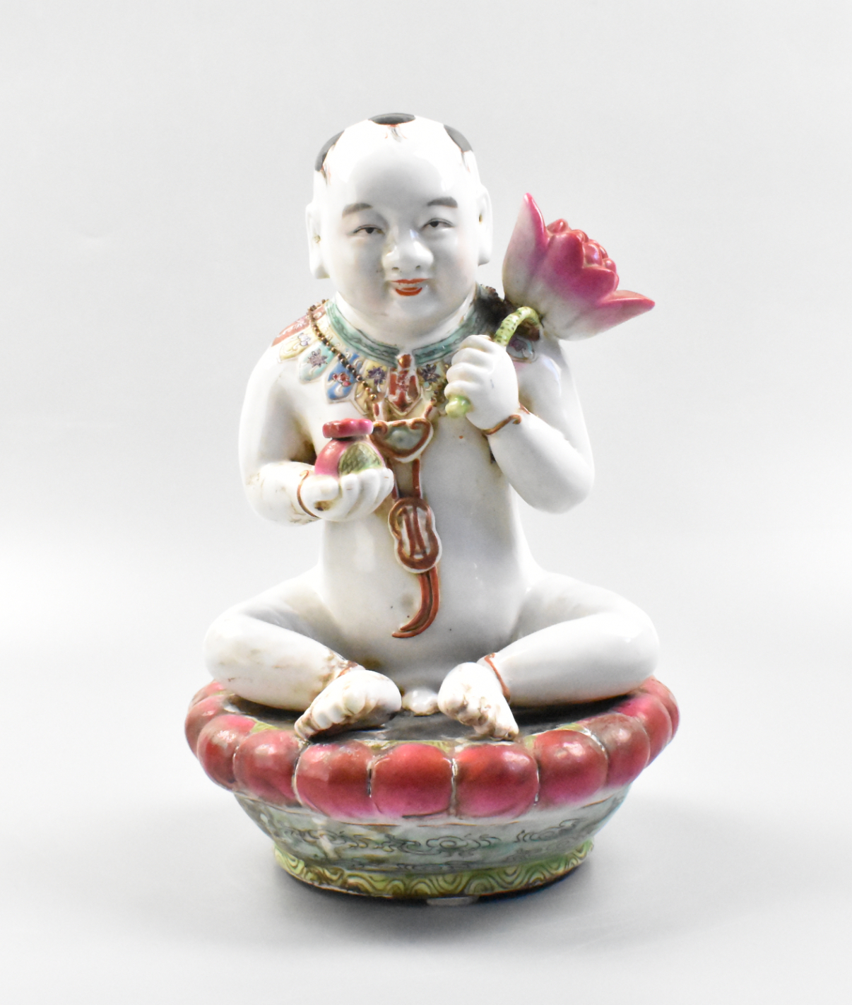 CHINESE PORCELAIN BOY FIGURE ON 33a857