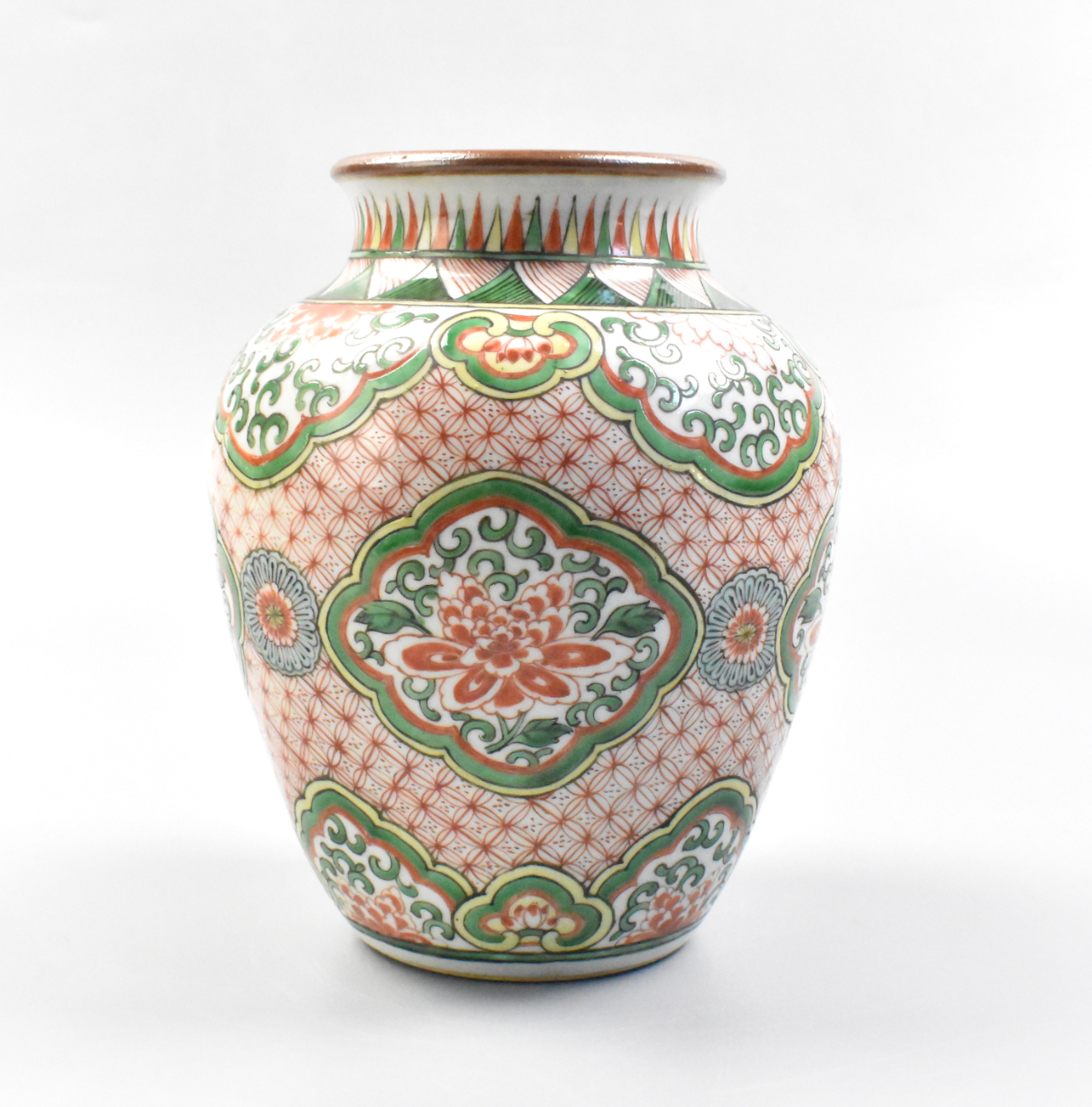 SMALL CHINESE FAMILLE VERTE JAR 33a88f