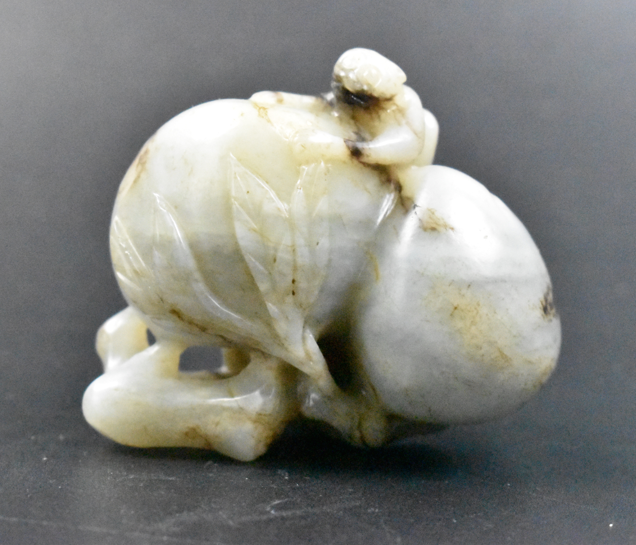 CHINESE JADE CARVED MONKEY ON PEACH  33a8b4