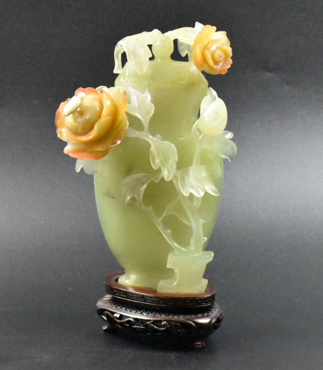 CHINESE JADE CARVED COVERED VASE 33a8b2