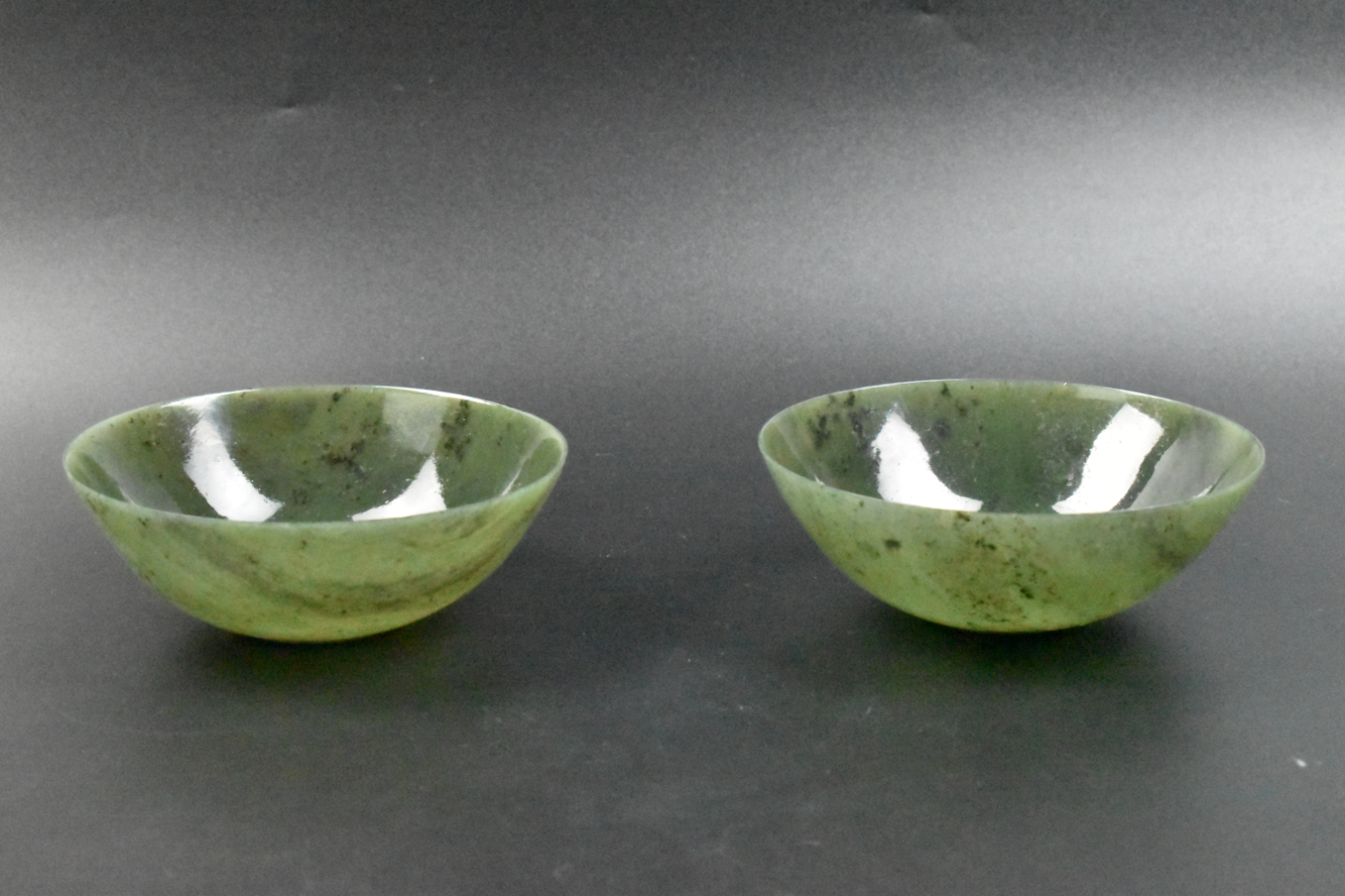 PAIR OF CHINESE SPINACH JADE BOWL 33a8b3