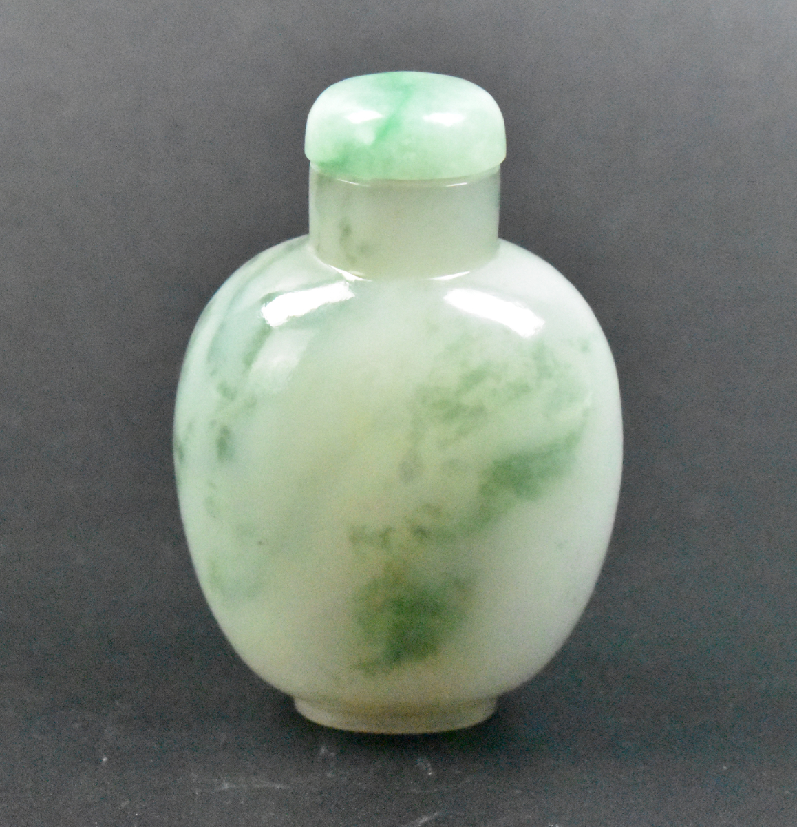 CHINESE JADEITE CARVED SNUFF BOTTLE 33a8c8