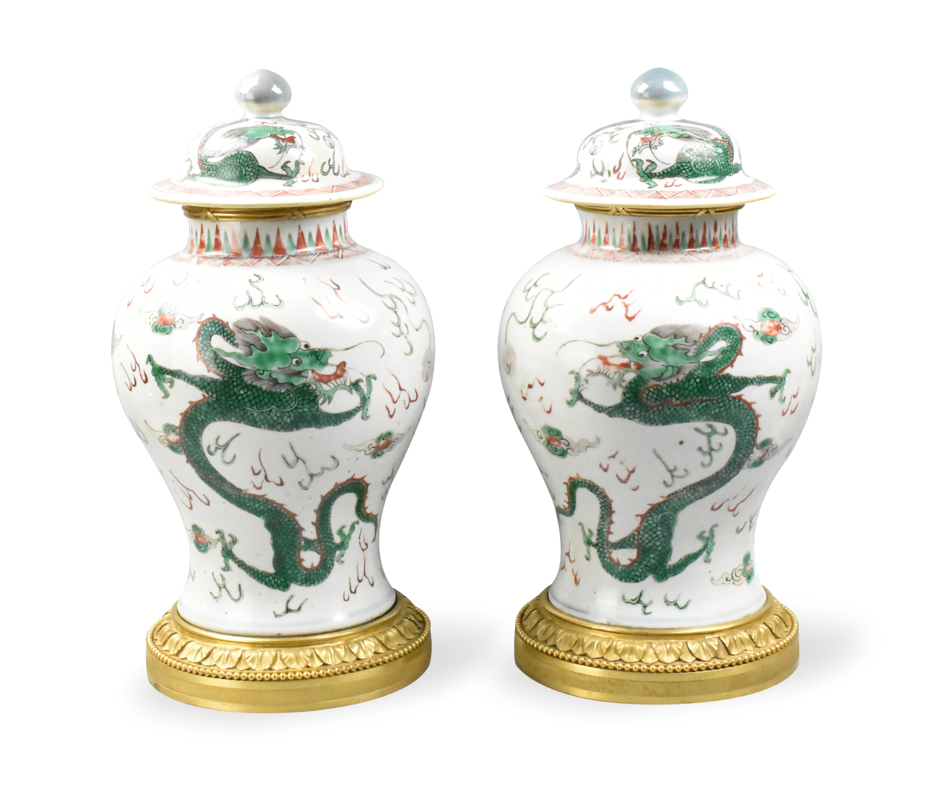 PAIR OF CHINESE WUCAI DRAGON COVERED 33a8f3