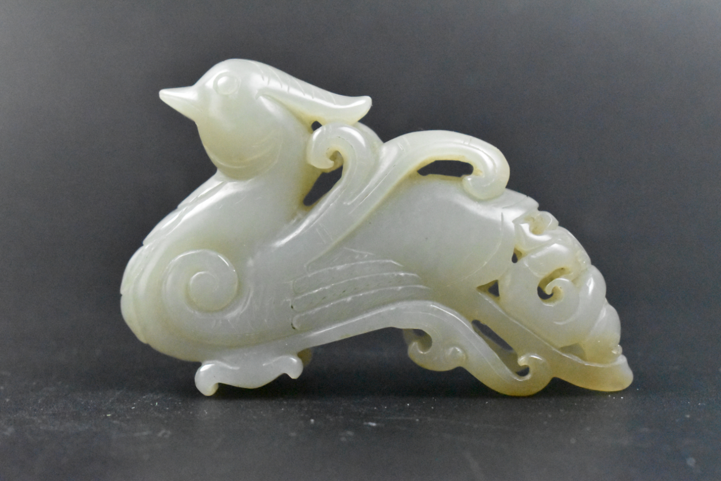 CHINESE JADE CARVED PHOENIX TOGGLE  33a900