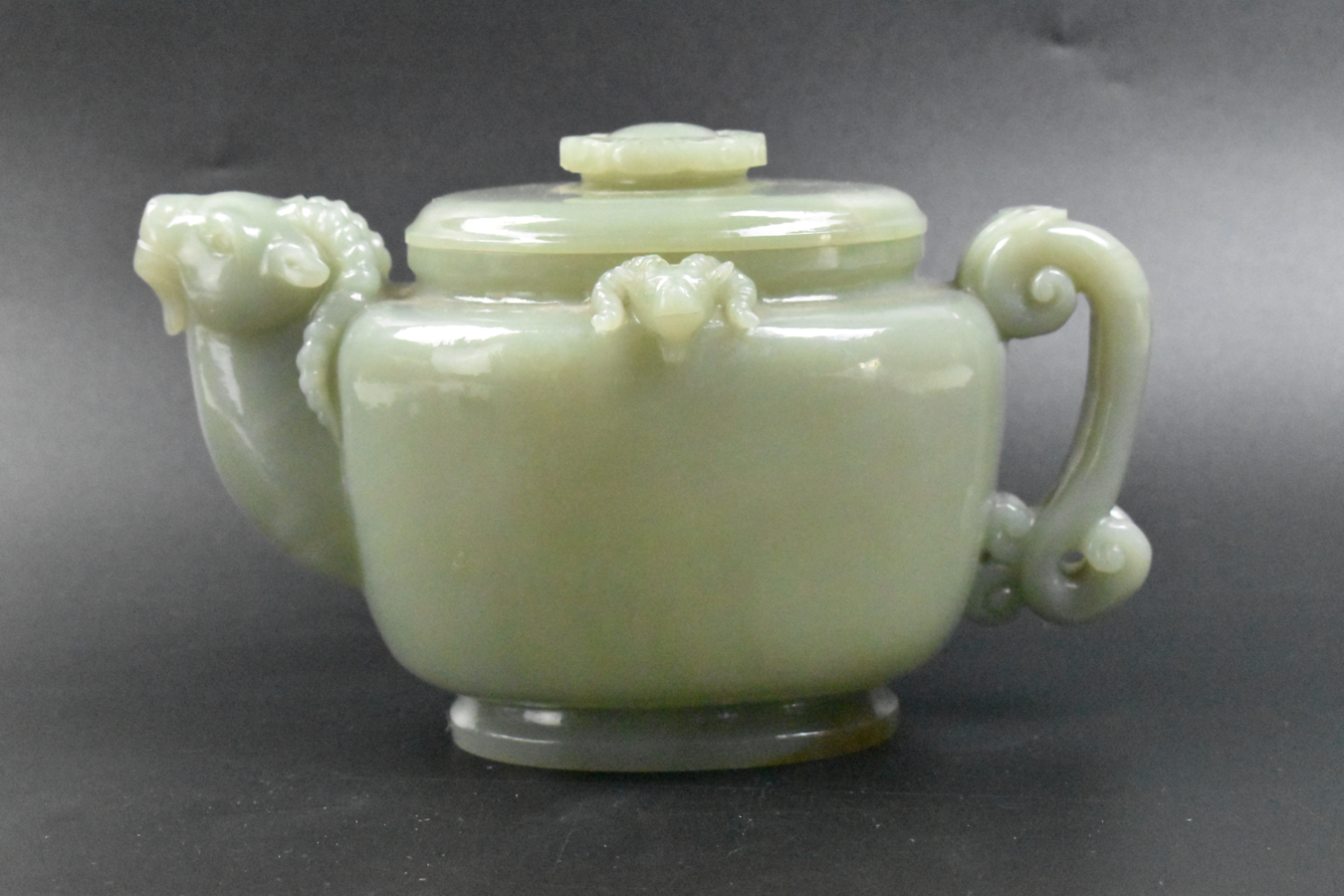 CHINESE CELADON JADE WINE POT AND 33a90a