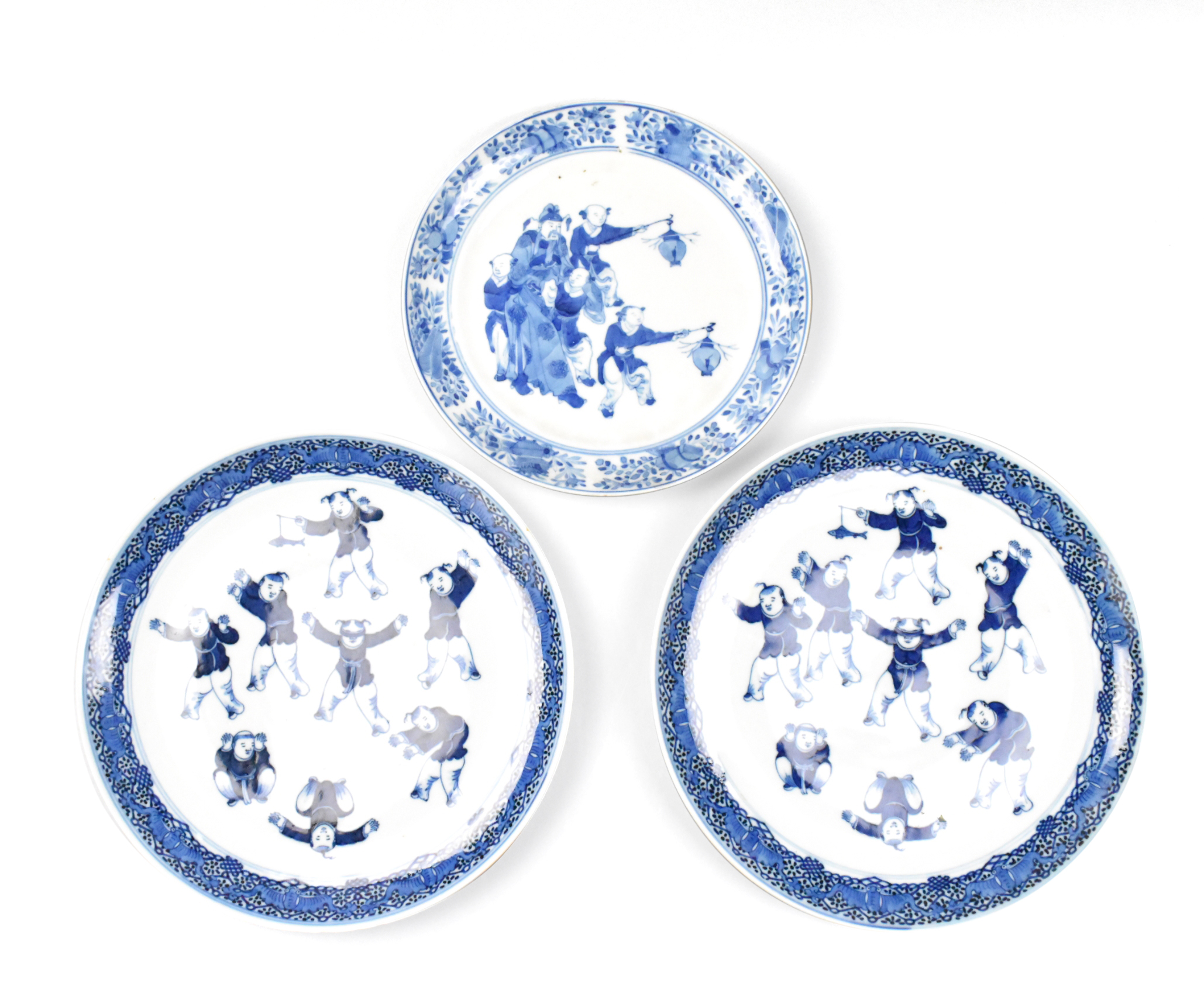 3 CHINESE BLUE & WHITE PLATES W/