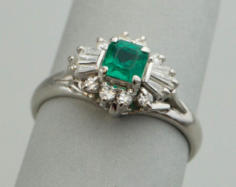 PLATINUM EMERALD AND DIAMOND RINGPLATINUM 33aa50