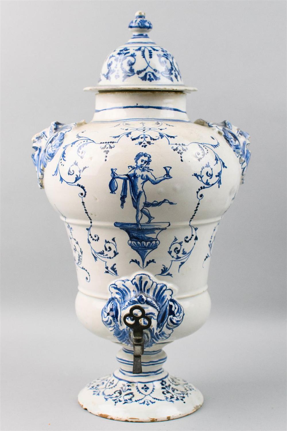 CONTINENTAL FAIENCE BLUE AND WHITE 33aa75