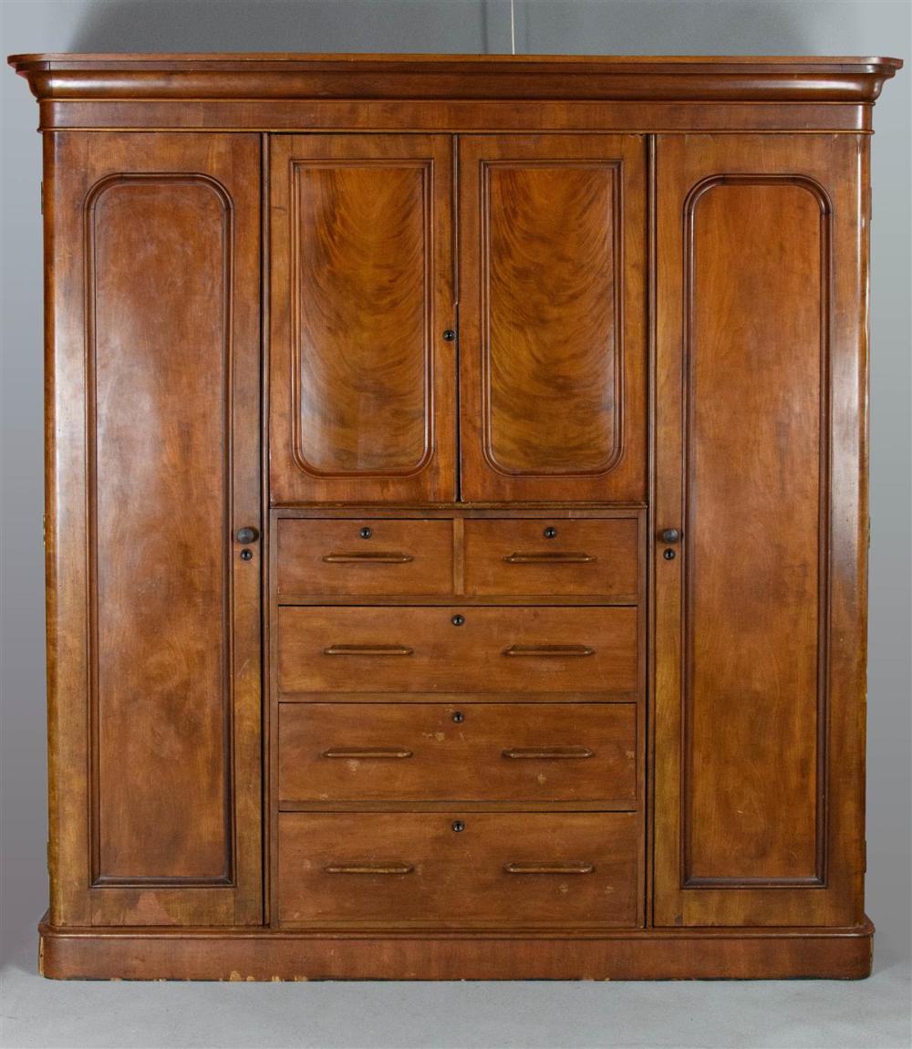 VICTORIAN MAHOGANY WARDROBE, CIRCA 1840VICTORIAN