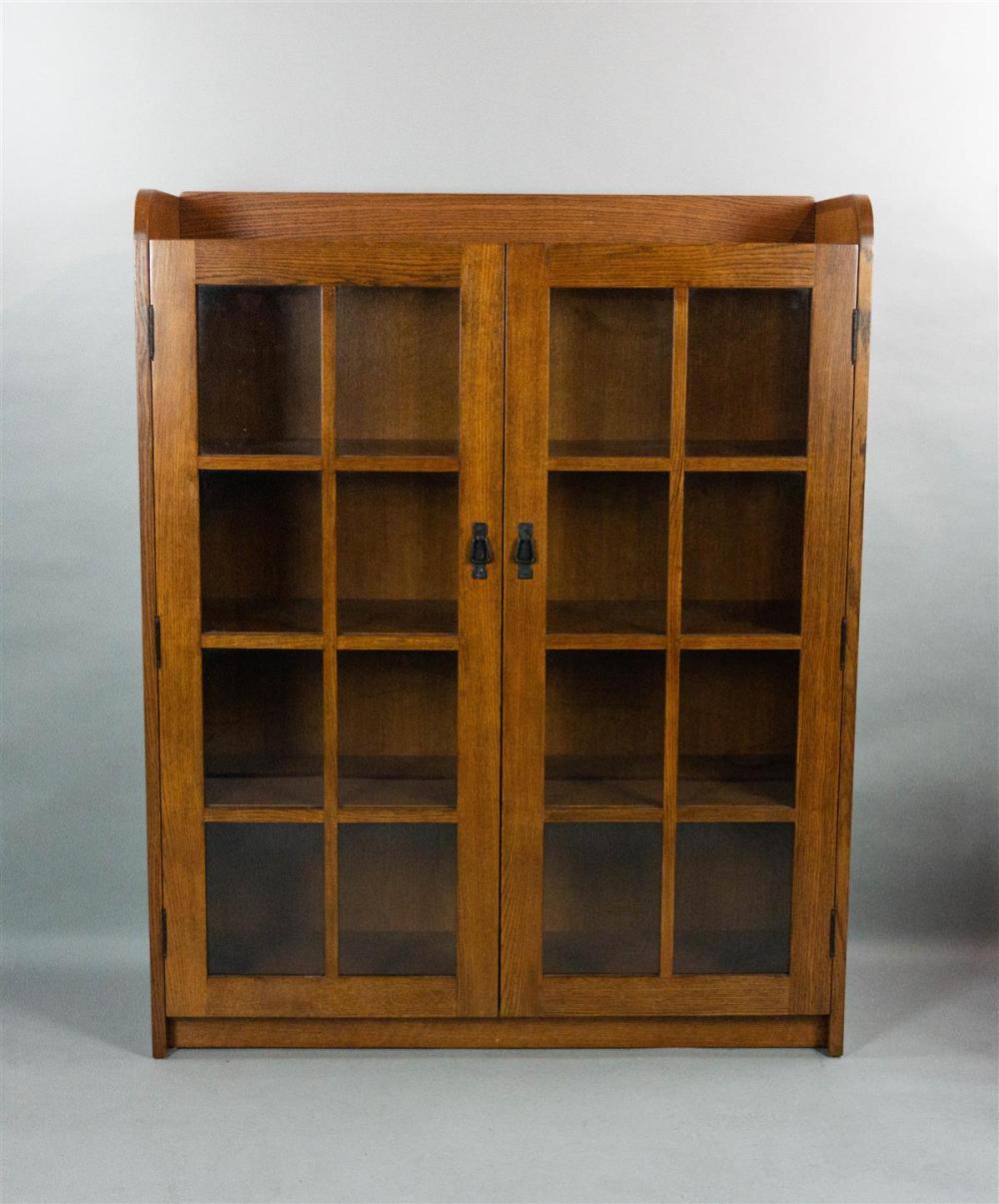 MISSION STYLE OAK BOOKCASE CABINET 33aaca