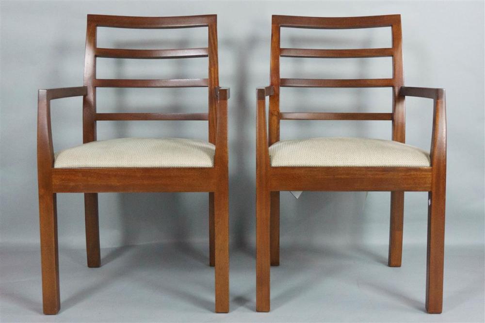 PAIR OF MISSION STYLE STAINED OAK 33ab07