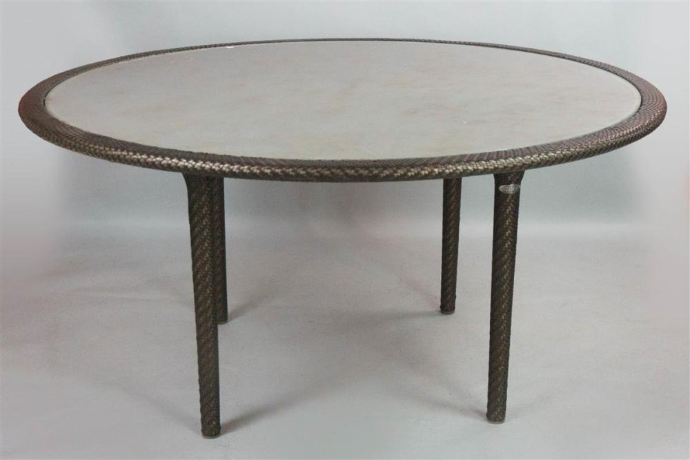 DEDON BREAKFAST TABLE WITH FROSTED 33ab17