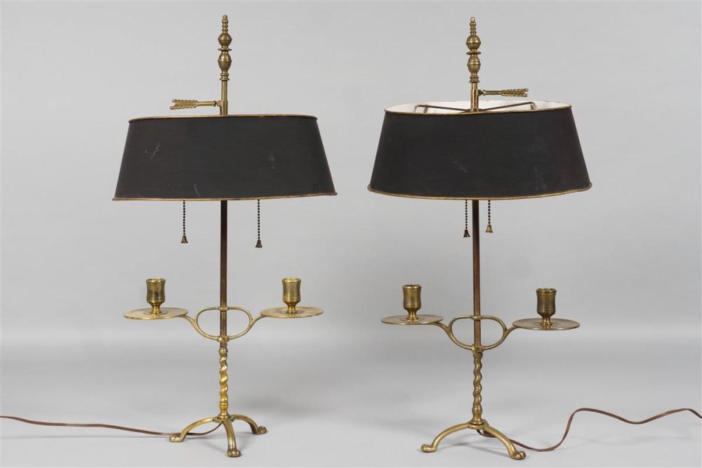 PAIR OF BRASS LAMPS WITH PAINTED 33ad7d