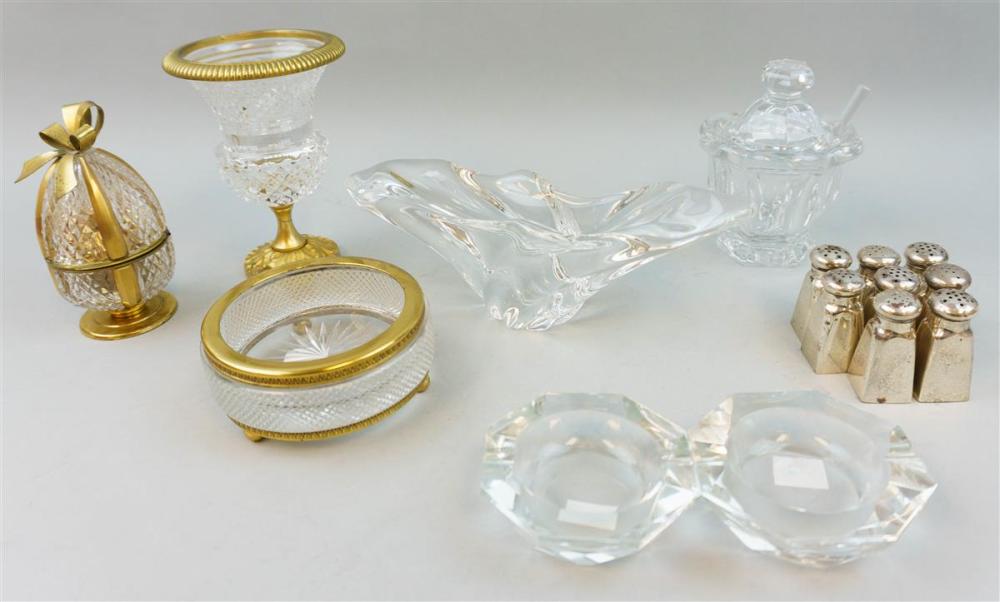 GROUP OF SMALL CARTIER AND BACCARAT 33ade4