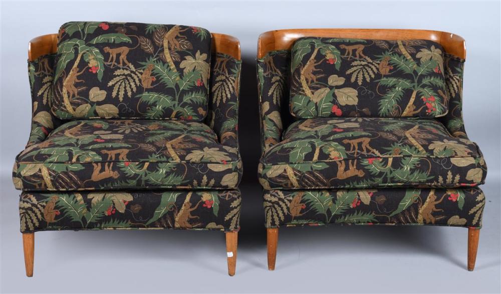 PAIR OF MODERN UPHOLSTERED LOUNGE 33ae0f
