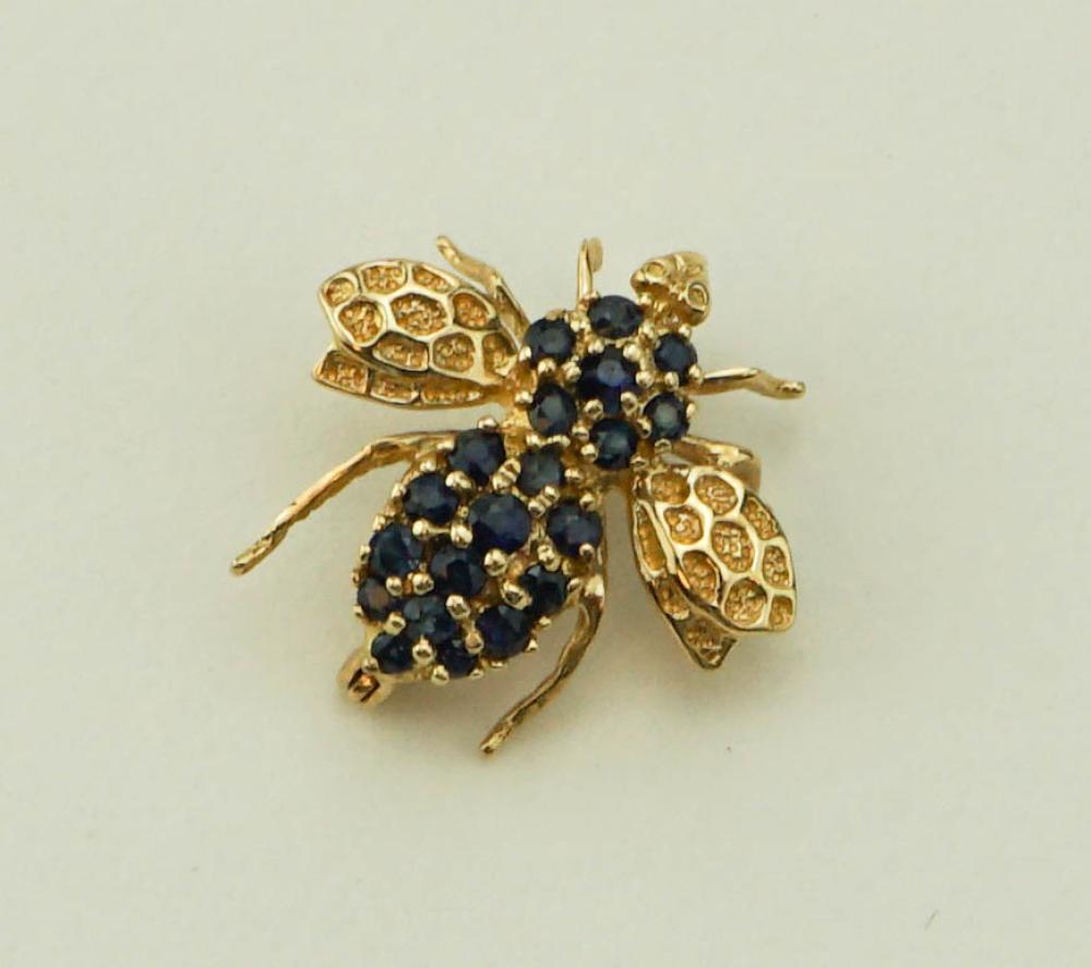 14K YELLOW GOLD AND SAPPHIRE BEE