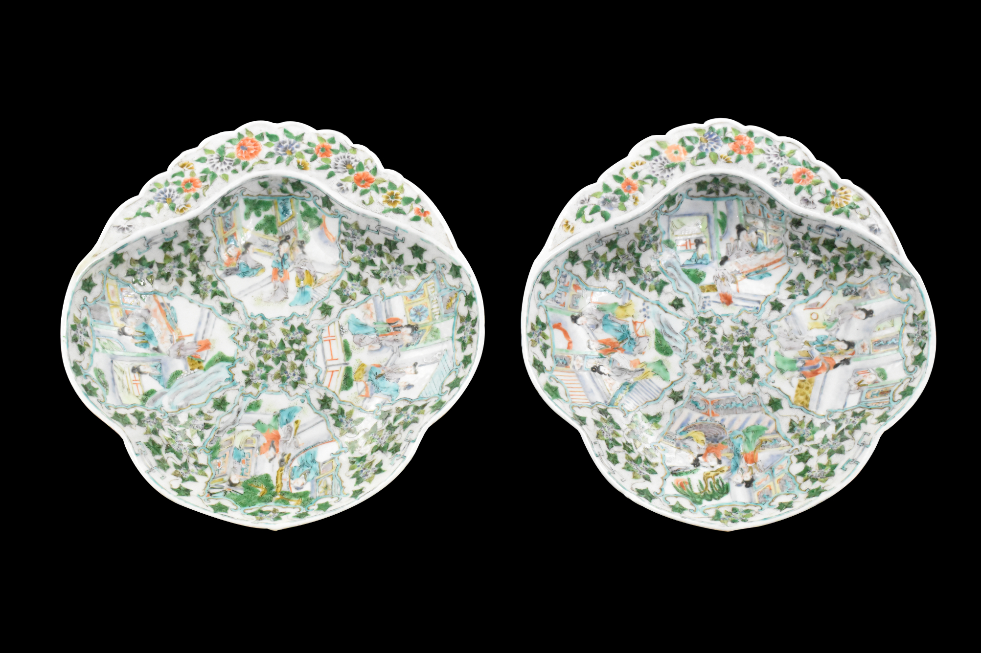 PAIR OF CHINESE ROSE MEDALLION 33ae74