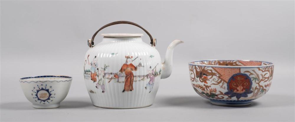 GROUP OF ASIAN PORCELAINS 18TH 33af0d