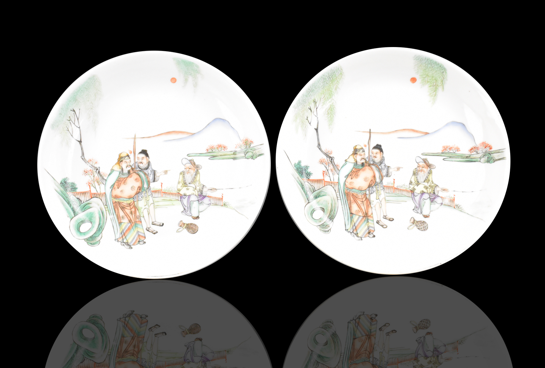 PAIR OF CHINESE FAMILLE ROSE PLATES,