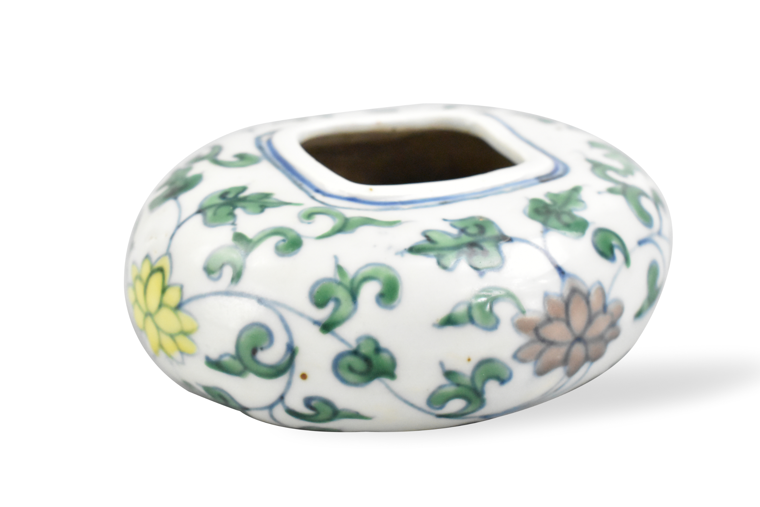 CHINESE DOUCAI ENAMELED WATER COUPE,