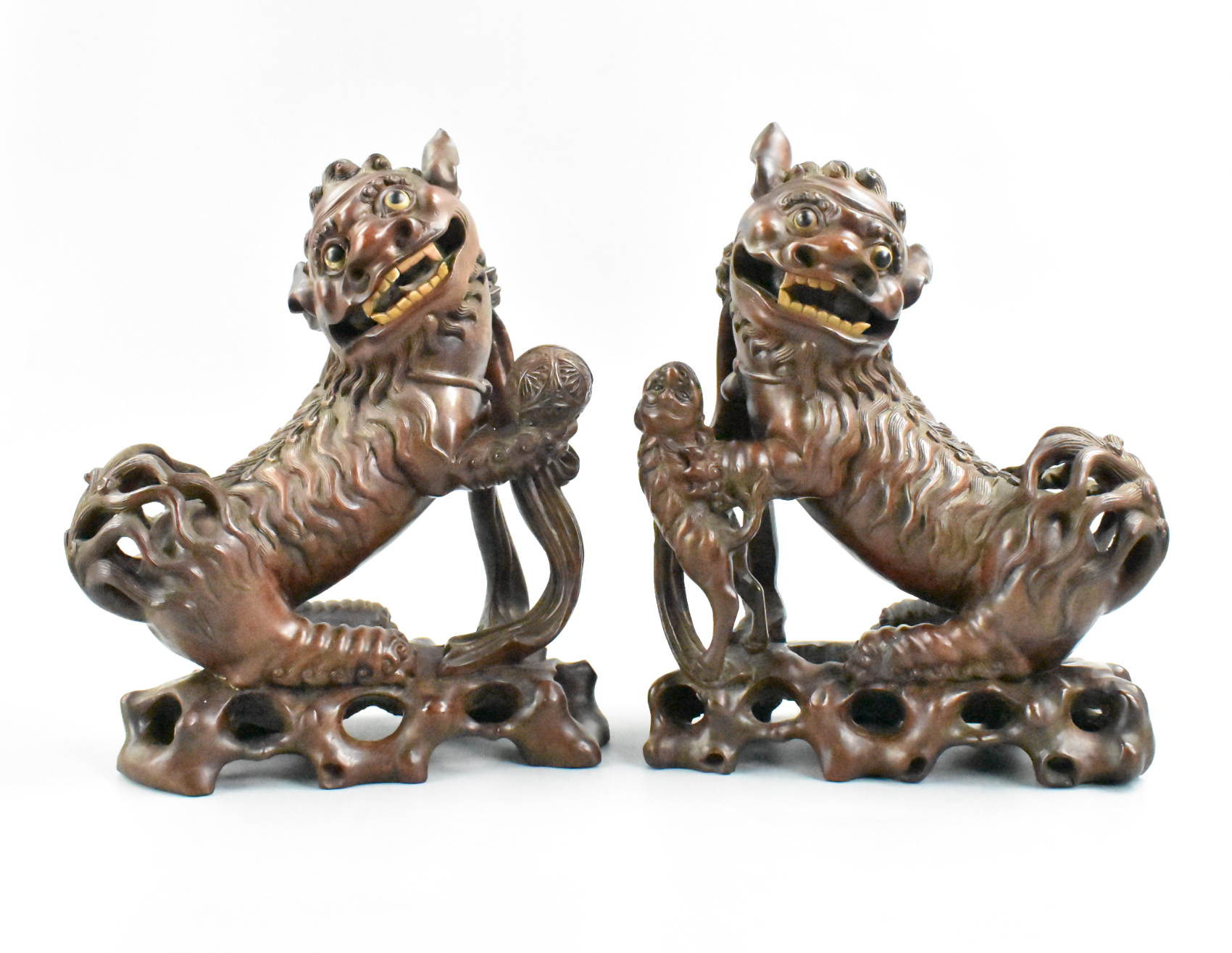 PAIR CHINESE BOXWOOD CARVED FOO 33b054