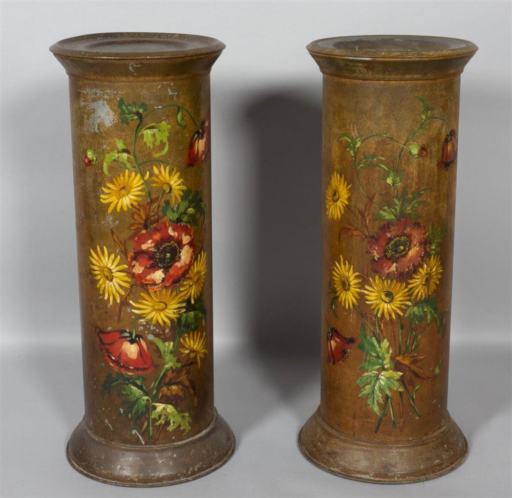 PAIR OF TOLE PEINTE TRENCH ART 33b16d