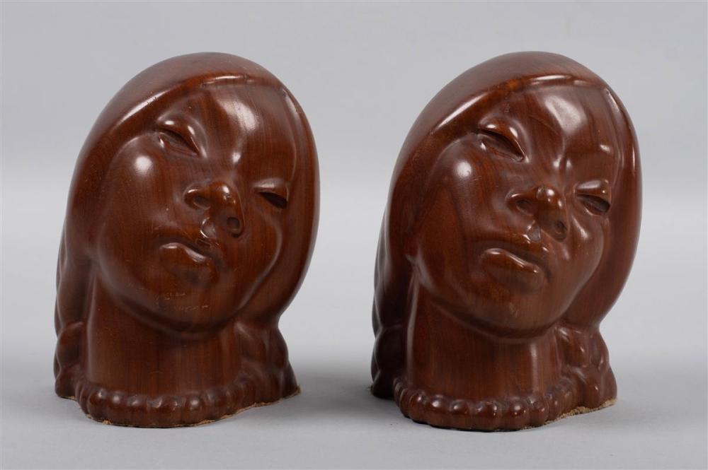 PAIR OF ECUADORIAN CARVED MAHOGANY 33b1e3