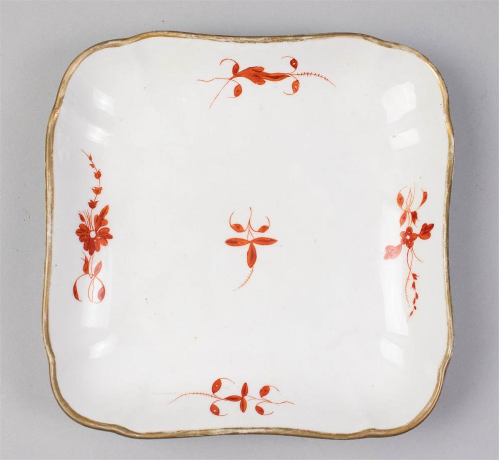 SQUARE DISH WITH IRON-RED DECORATIONSQUARE