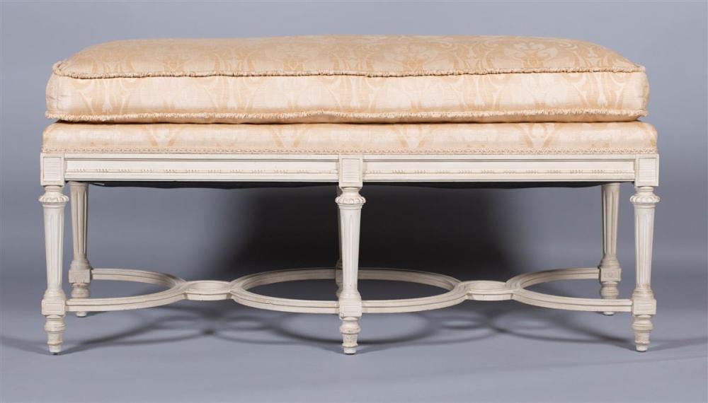 LOUIS XVI STYLE WHITE PAINTED BANQUETTELOUIS 33b483