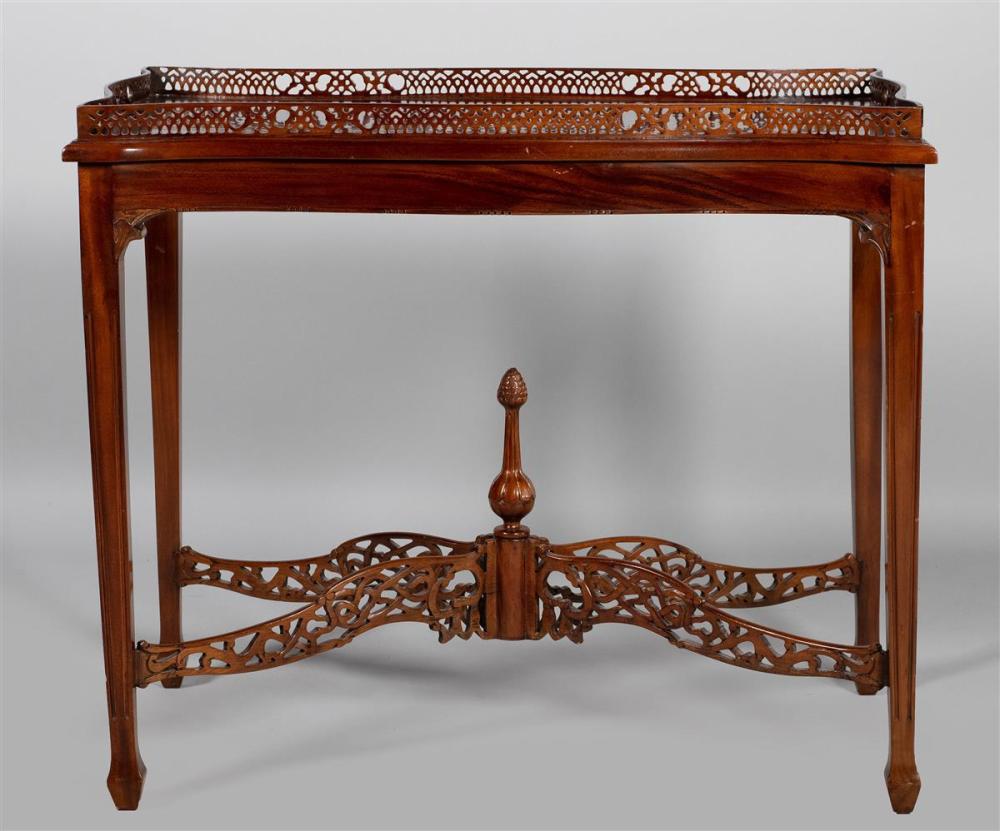 GEORGE III STYLE MAHOGANY TEA TABLEGEORGE 33b4c8