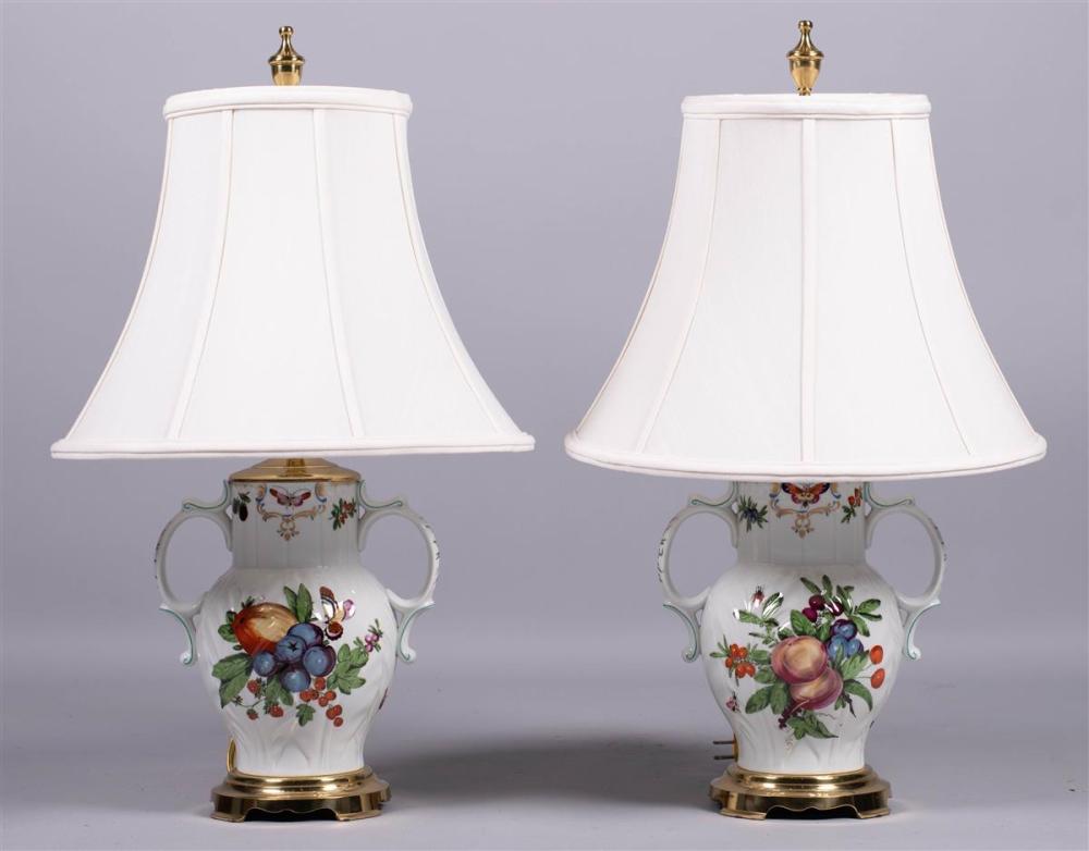 PAIR OF FRUIT DECORATED LAMPSPAIR 33b520