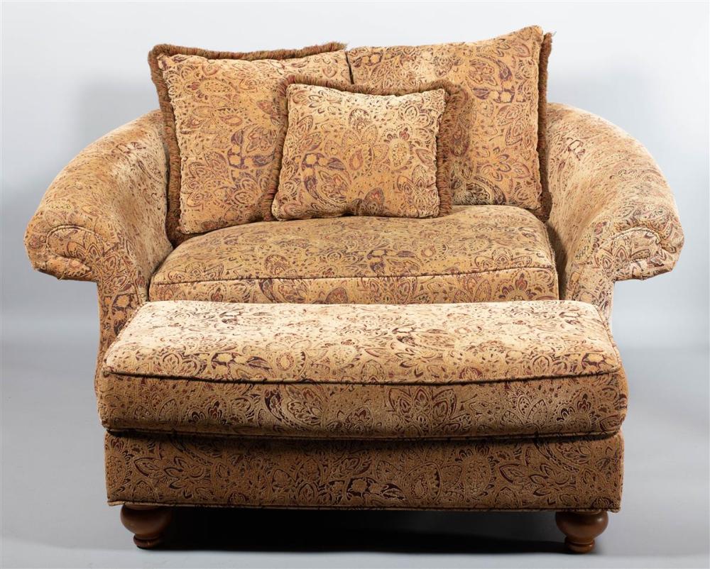 CONTEMPORARY LOVESEAT AND OTTOMANCONTEMPORARY 33b5cf