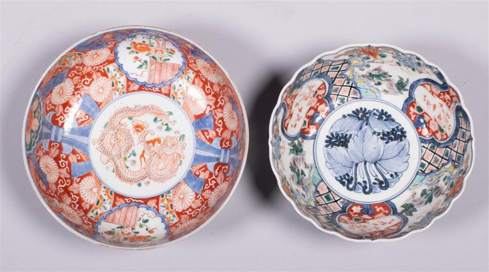 TWO JAPANESE IMARI BOWLSTWO JAPANESE