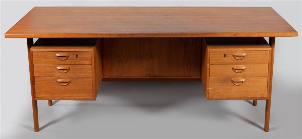 SCANDINAVIAN MID CENTURY MODERN 33b748