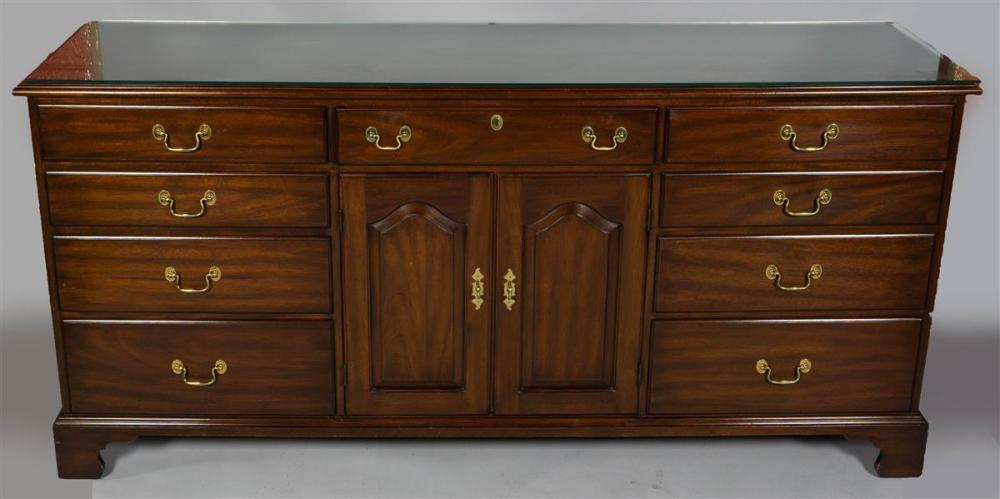 HENKEL HARRIS MAHOGANY CHIPPENDALE 33b75c