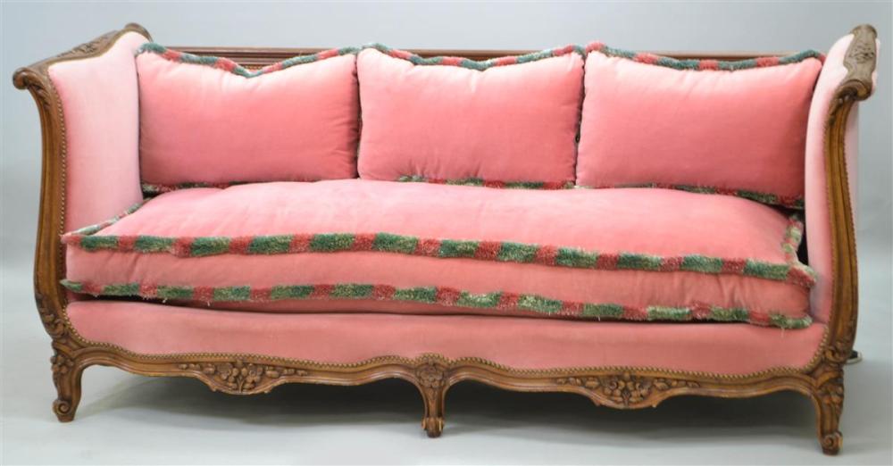 LOUIS XV STYLE BEECHWOOD LIT DE REPOSLOUIS